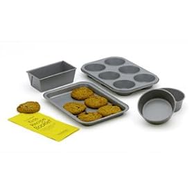 Chicago Metallic 5-Piece Kid's Baking Set by Bakeware Sets