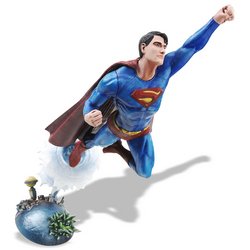 Superman Select Sculpture - Metropolis Rising Superman Select Sculpture - Metropolis Rising