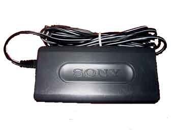 Festplatten: Sony Cybershot Netzteil AC-L10C