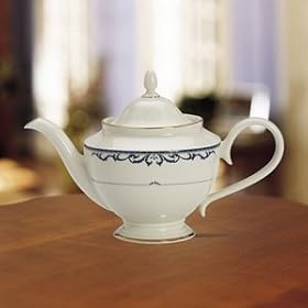Liberty Tea pot with Lid by Lenox China by Lenox China