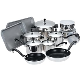Farberware Classic 17-Piece Cookware Set by Farberware