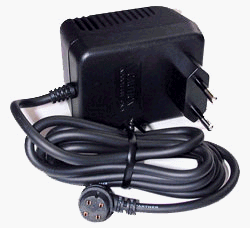 Handys ohne Vertrag: Garmin: Netzteil 230 V f�r GPS Map 60 c/60 cs