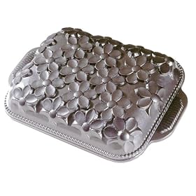 NordicWare 10-Cup Daisy Cake Pan by Nordic Ware