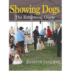 Showing Dogs: The Exhibitors' Guide (Hardcover)
