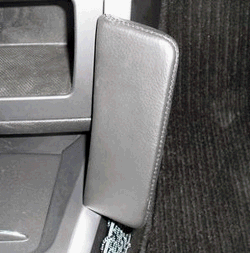 Lautsprecher: Lederkonsole f�r Mercedes Benz B-Klasse, Bj.06/05, schwarz,
