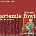 Artemis Fowl, Der Geheimcode: Ein braver Junge werden? Keine Verbrechen mehr? Undenkbar, jedenfalls f�r Artemis Fowl. Noch einmal plant er einen gro�en Coup - und muss dabei lernen, dass wahres Heldentum nicht im Tricksen, sondern im Teilen besteht, und dass Freundschaften weit mehr wert sind als alles Gold der Welt. Der neue Artemis: turbulent, weise und unterirdisch - kurz: genialer als je zuvor. 