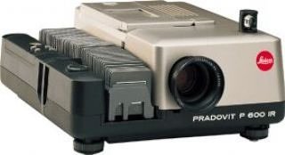 Lautsprecher: Leica P 600 Pradovit Diaprojektor