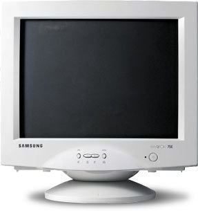 Festplatten: Samtron 75E 17 Zoll CRT-Monitor