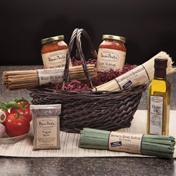 Classic Pasta Gift Basket with Gourmet Sauce, Roasted Garlic Seasoning, Italian Cookies, Pasta Fork