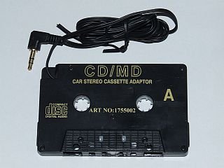 Camcorder: CD/MP3-Cassetten-Adapter f�r Kfz-Betrieb